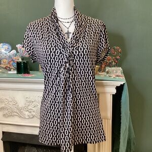 Tahari‎ Black and Tan Patterned Blouse